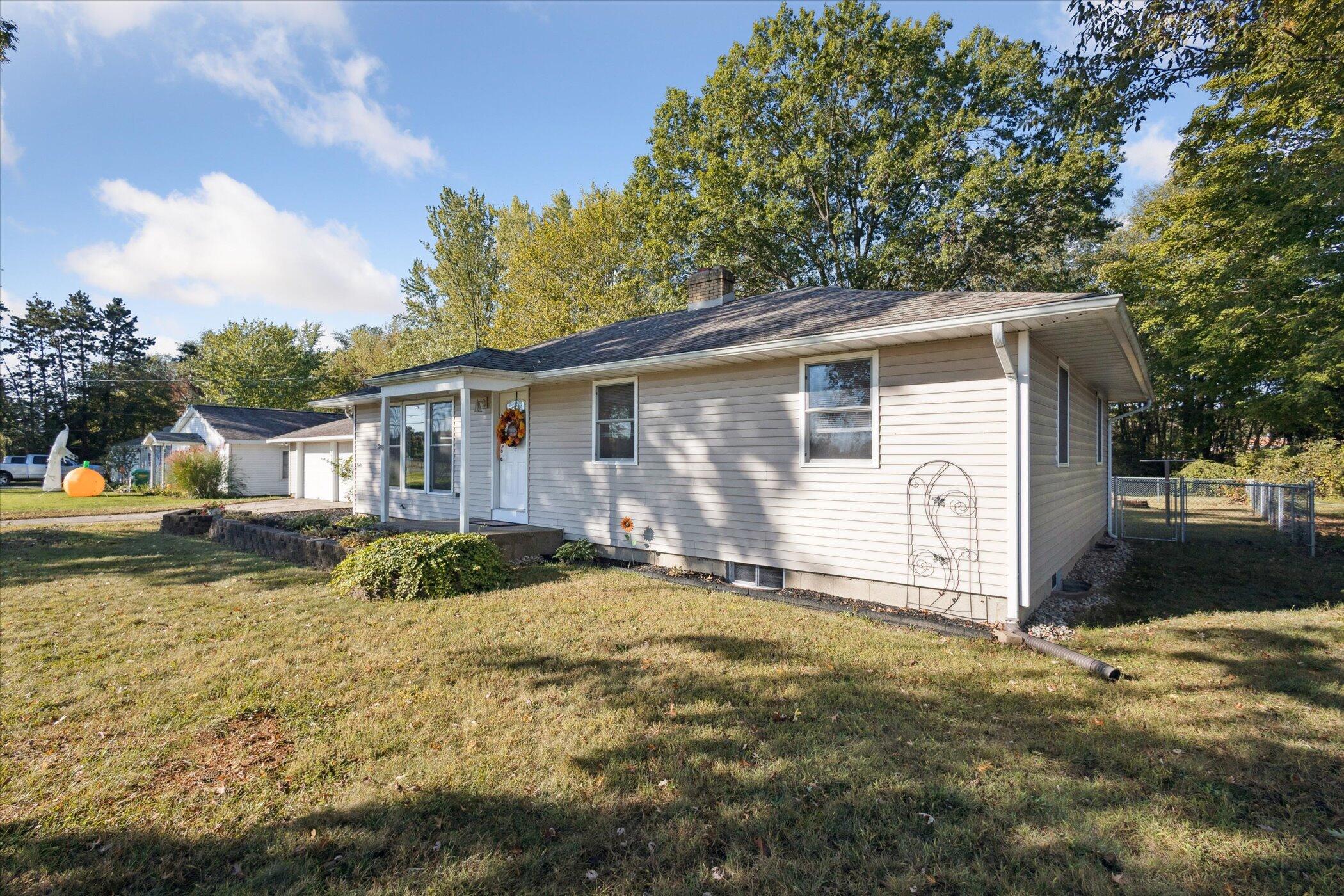 69054 Brady Road Edwardsburg, MI 49112 - Photo 4 of 38 05-69054-Brady-Rd-Edwardsburg-MI-49112-W