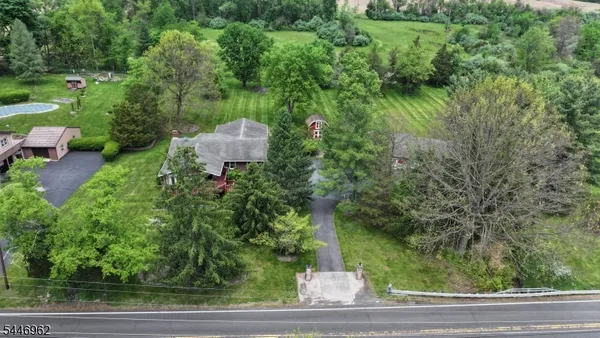 $569,999 | 112 Allerton Road, Annandale, NJ 08801