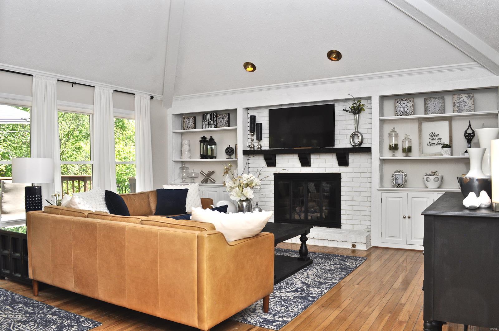 14591 Ladue Road Chesterfield, MO 63017 - Photo 11 of 44