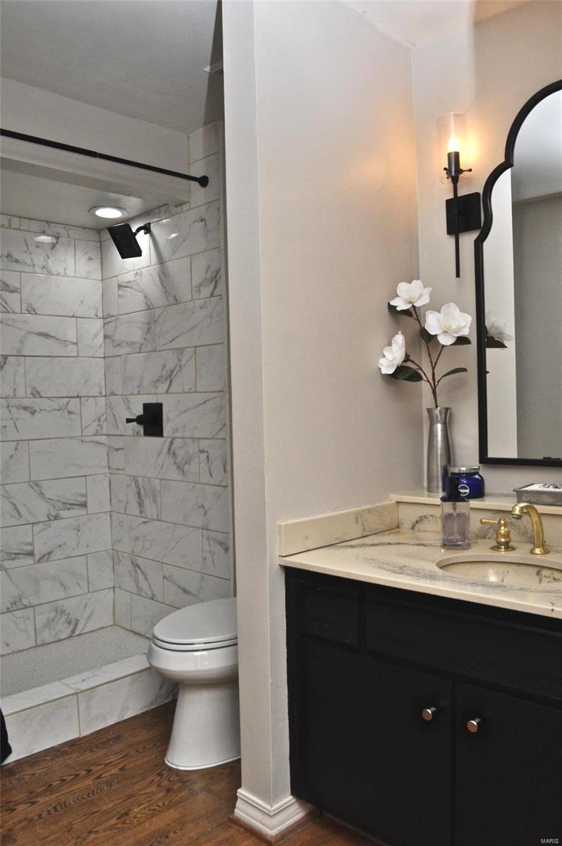 14591 Ladue Road Chesterfield, MO 63017 - Photo 17 of 44