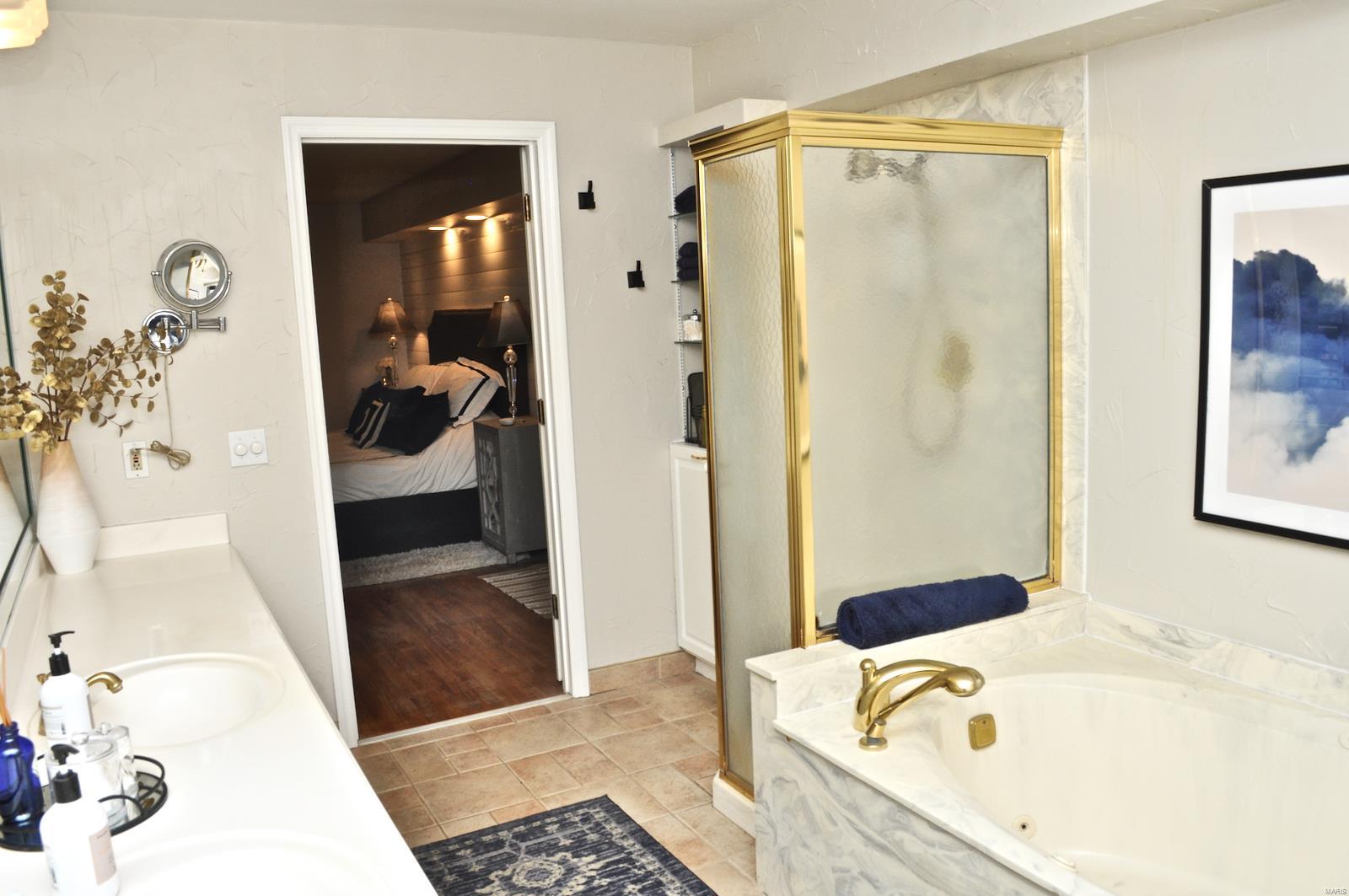 14591 Ladue Road Chesterfield, MO 63017 - Photo 22 of 44