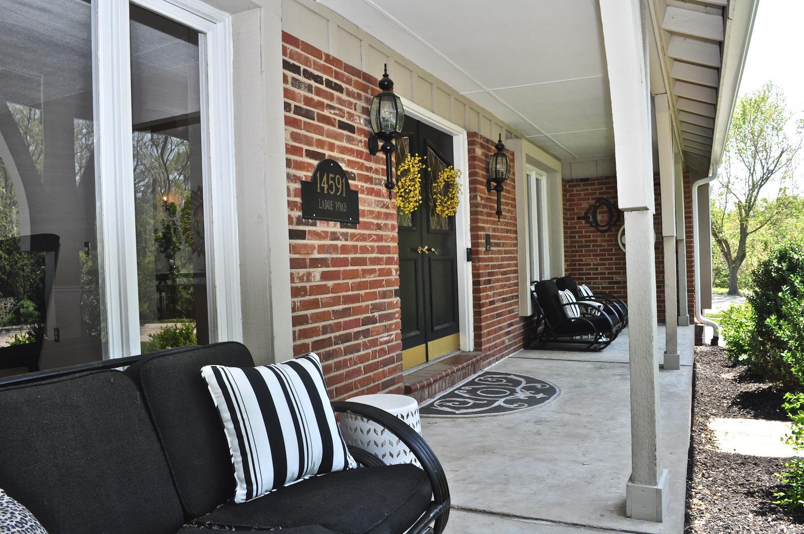 14591 Ladue Road Chesterfield, MO 63017 - Photo 4 of 44