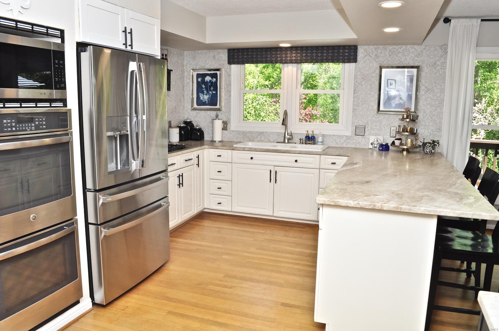 14591 Ladue Road Chesterfield, MO 63017 - Photo 8 of 44