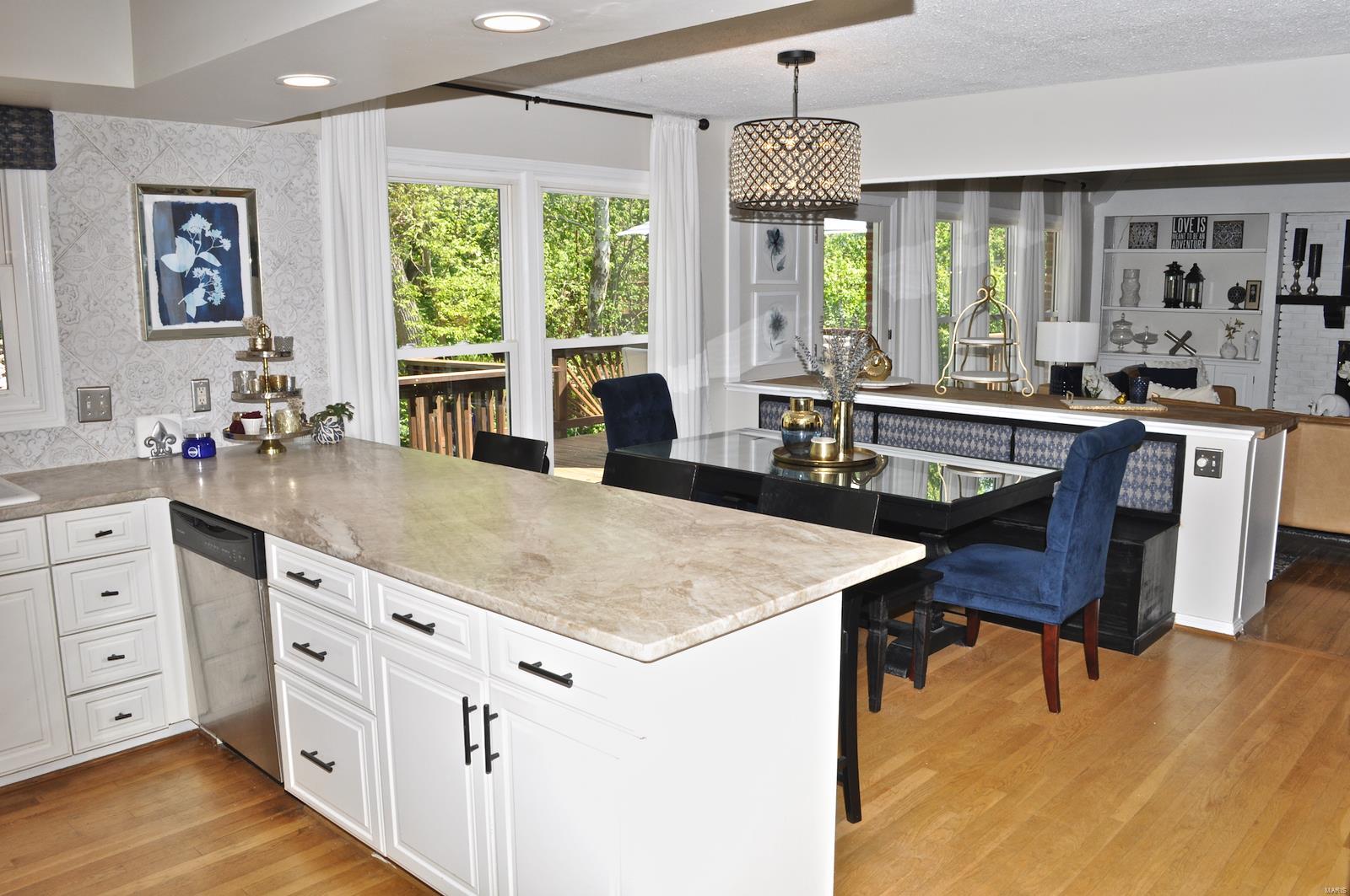 14591 Ladue Road Chesterfield, MO 63017 - Photo 9 of 44