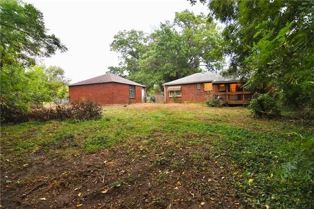 $383,000 | 7200 East 102nd Street, Kansas City, MO 64134