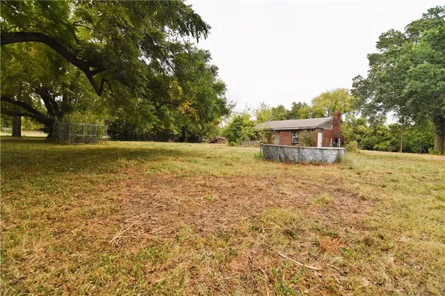 $383,000 | 7200 East 102nd Street, Kansas City, MO 64134