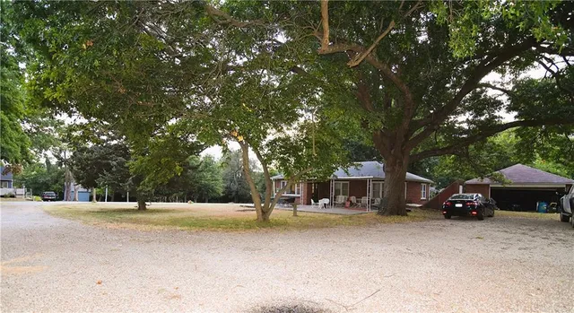 $383,000 | 7200 East 102nd Street, Kansas City, MO 64134