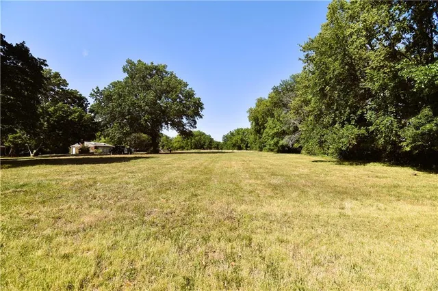 $383,000 | 7200 East 102nd Street, Kansas City, MO 64134