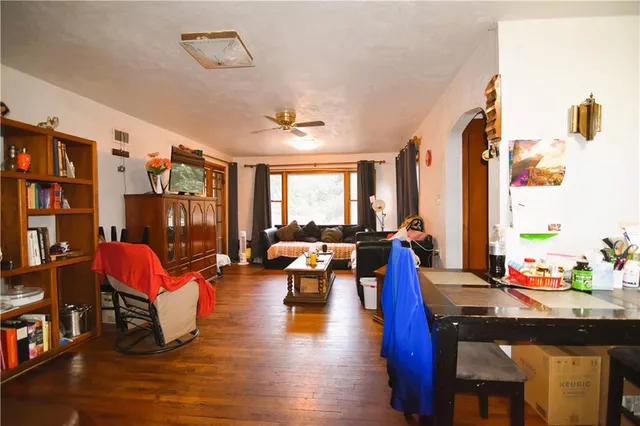 $383,000 | 7200 East 102nd Street, Kansas City, MO 64134