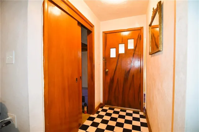 $383,000 | 7200 East 102nd Street, Kansas City, MO 64134