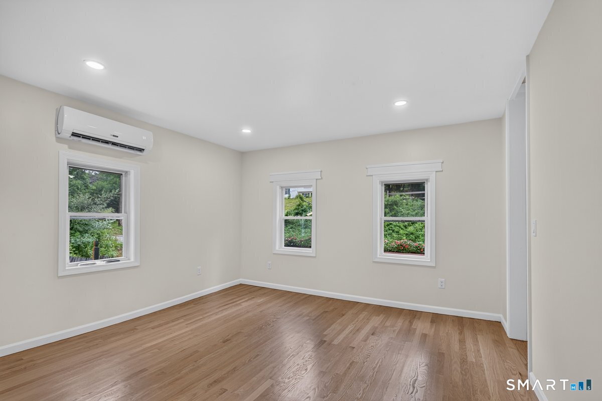 52 Walnut Hill Road East Lyme, CT 06333 - Photo 22 of 34