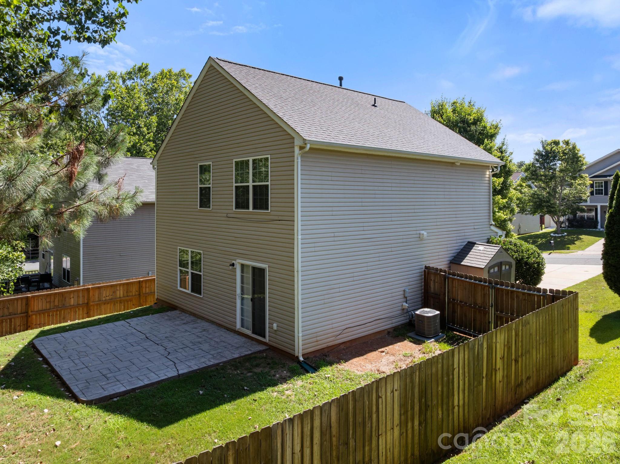 1429 River Run Road Lowell, NC 28098 - Photo 28 of 37