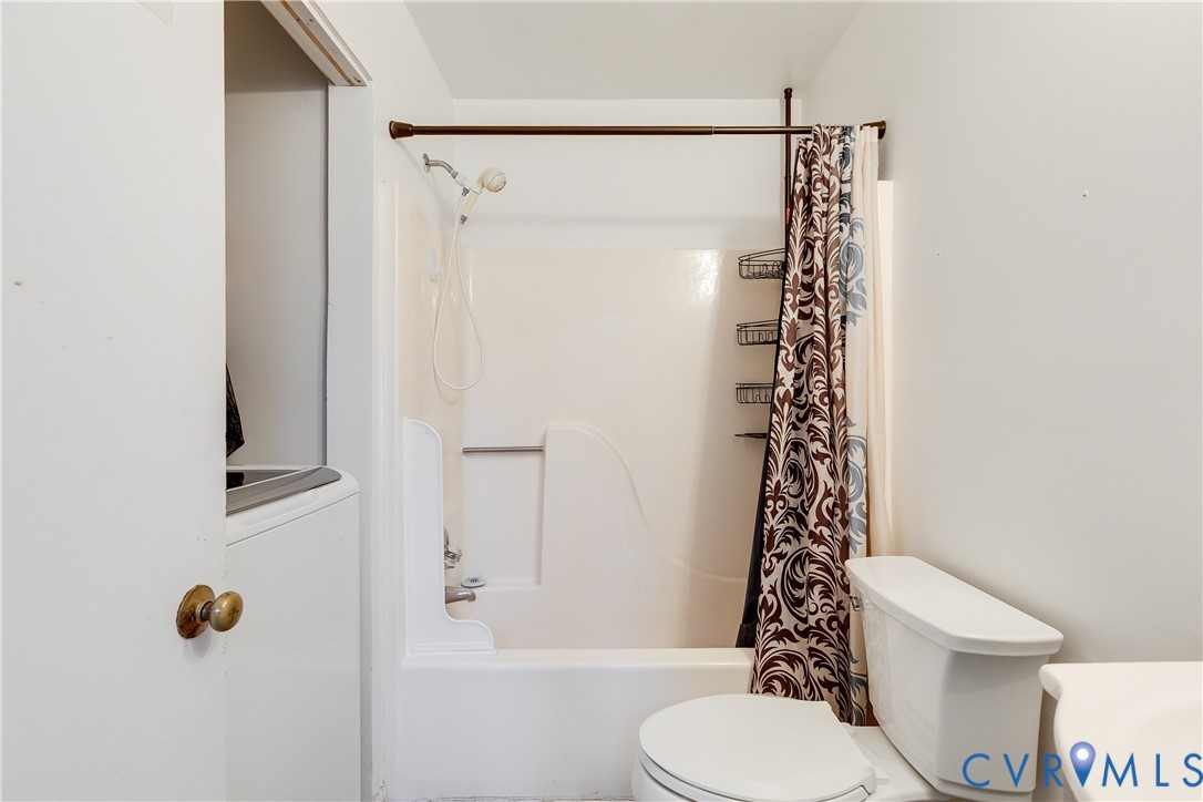 926 Marblethorpe Road North Chesterfield, VA 23236 - Photo 13 of 29 1st Floor Full Bath