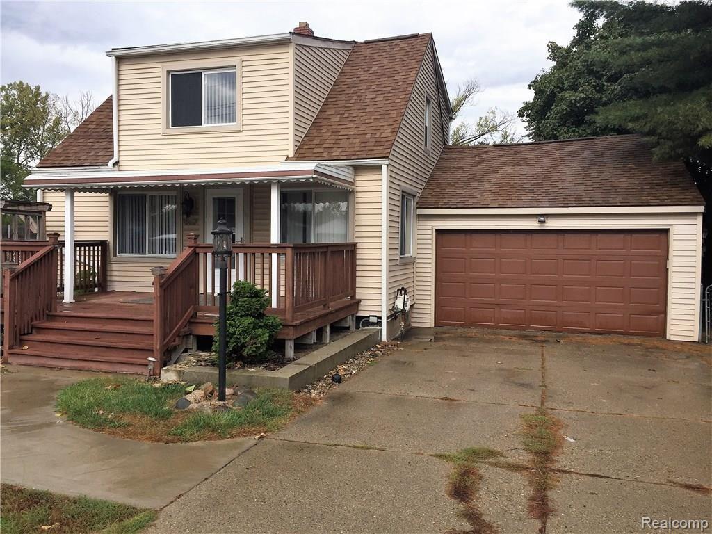 6422 Pontiac Lake Road Waterford, MI 48327 - Photo 1 of 37