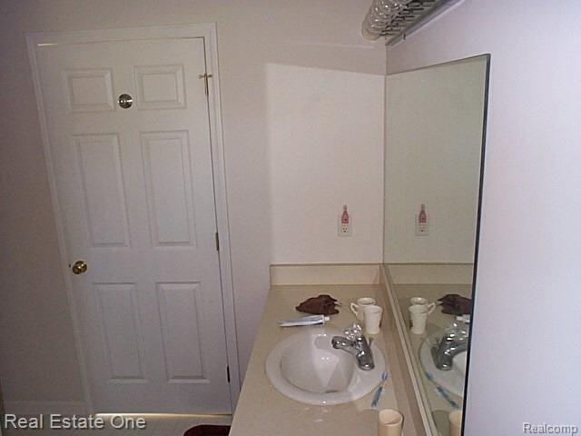 9999 Fish Lake Road Holly, MI 48442 - Photo 14 of 16 shared bath 1.JPG