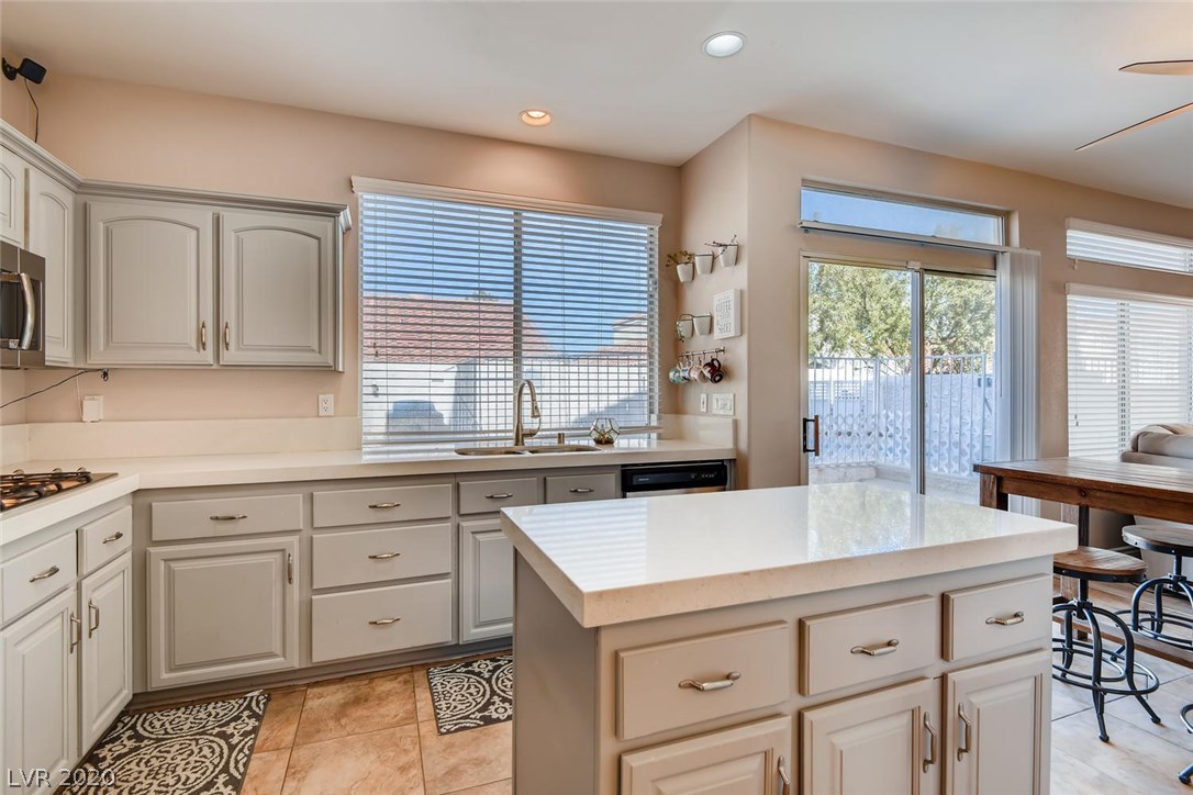 8028 Sky Ridge Road Las Vegas, NV 89128 - Photo 8 of 28