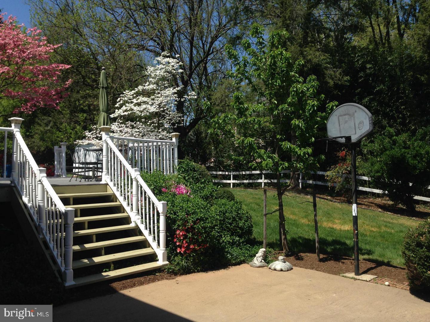 6910 Bright Avenue McLean, VA 22101 - Photo 25 of 27