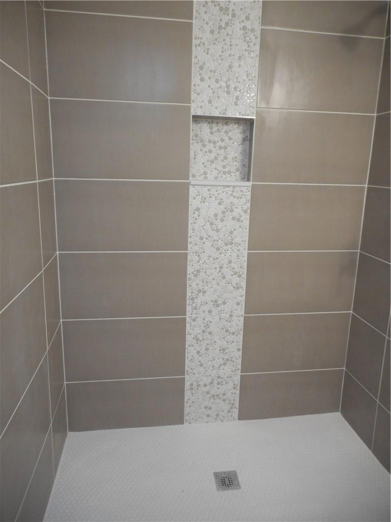 136 South Cypress Road, Unit 312 Pompano Beach, FL 33060 - Photo 14 of 33 Guest Bathroom