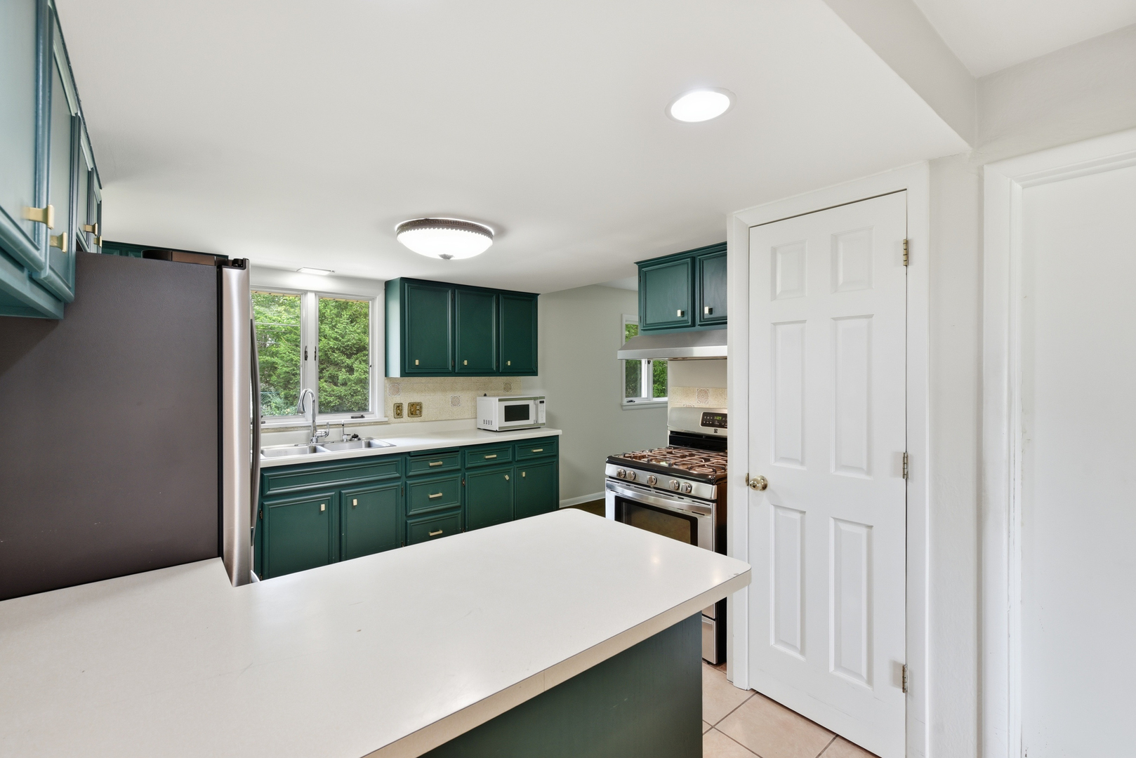 1813 West Acres Road Joliet, IL 60435 - Photo 9 of 36 Gallery Image 9