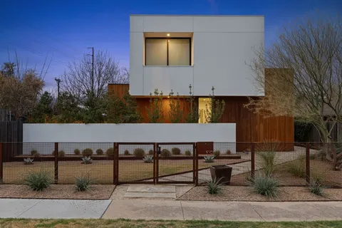 $3,499,000 | 910 West Johanna Street, Austin, TX 78704