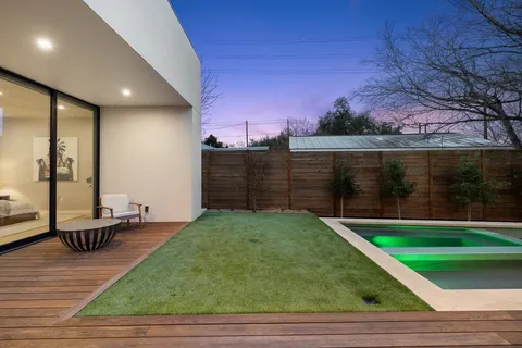 $3,499,000 | 910 West Johanna Street, Austin, TX 78704