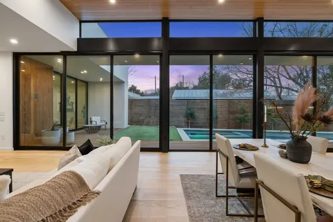 $3,499,000 | 910 West Johanna Street, Austin, TX 78704
