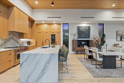 $3,499,000 | 910 West Johanna Street, Austin, TX 78704