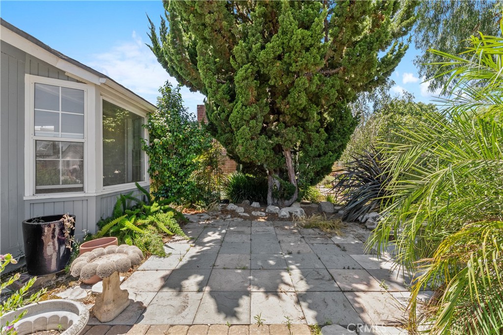 1920 Faust Avenue Long Beach, CA 90815 - Photo 2 of 36