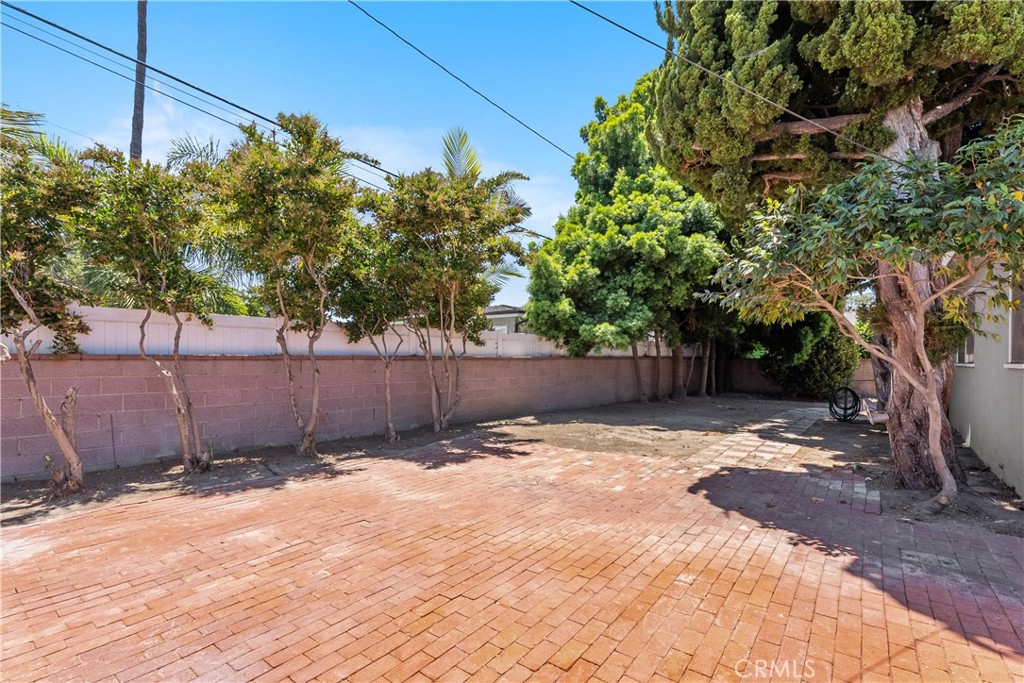 1920 Faust Avenue Long Beach, CA 90815 - Photo 26 of 36