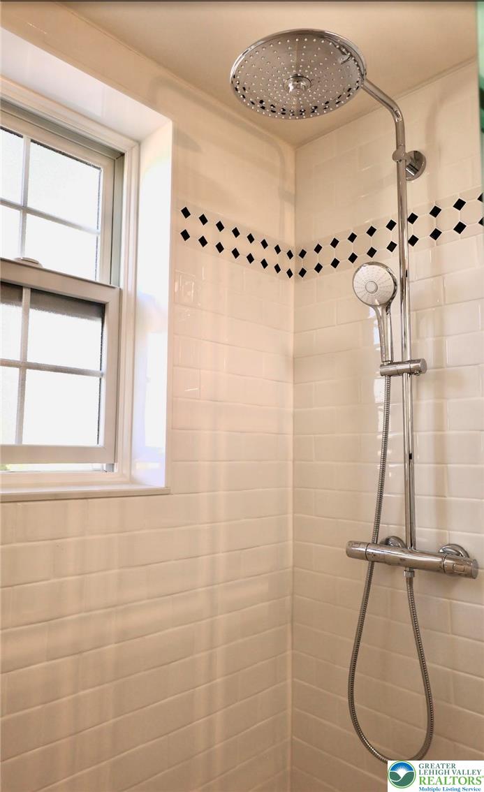 1601 Lieb Road Easton, PA 18040 - Photo 17 of 49 Bathroom 1