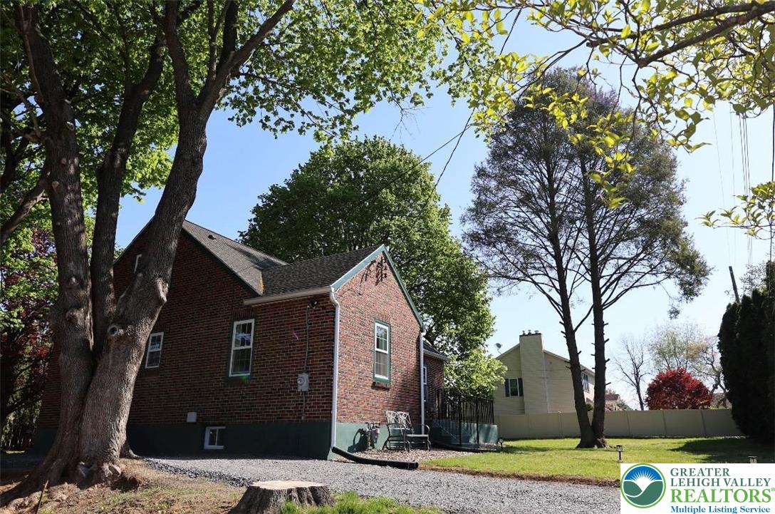 1601 Lieb Road Easton, PA 18040 - Photo 2 of 49