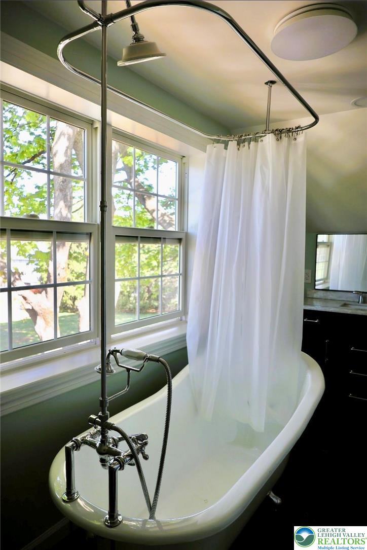 1601 Lieb Road Easton, PA 18040 - Photo 29 of 49 Bathroom 2