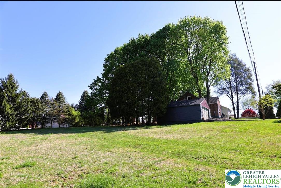 1601 Lieb Road Easton, PA 18040 - Photo 43 of 49 Side yard