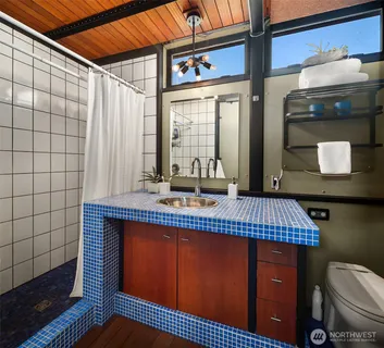 $650,000 | 1301 North Northlake Way, Seattle, WA 98103