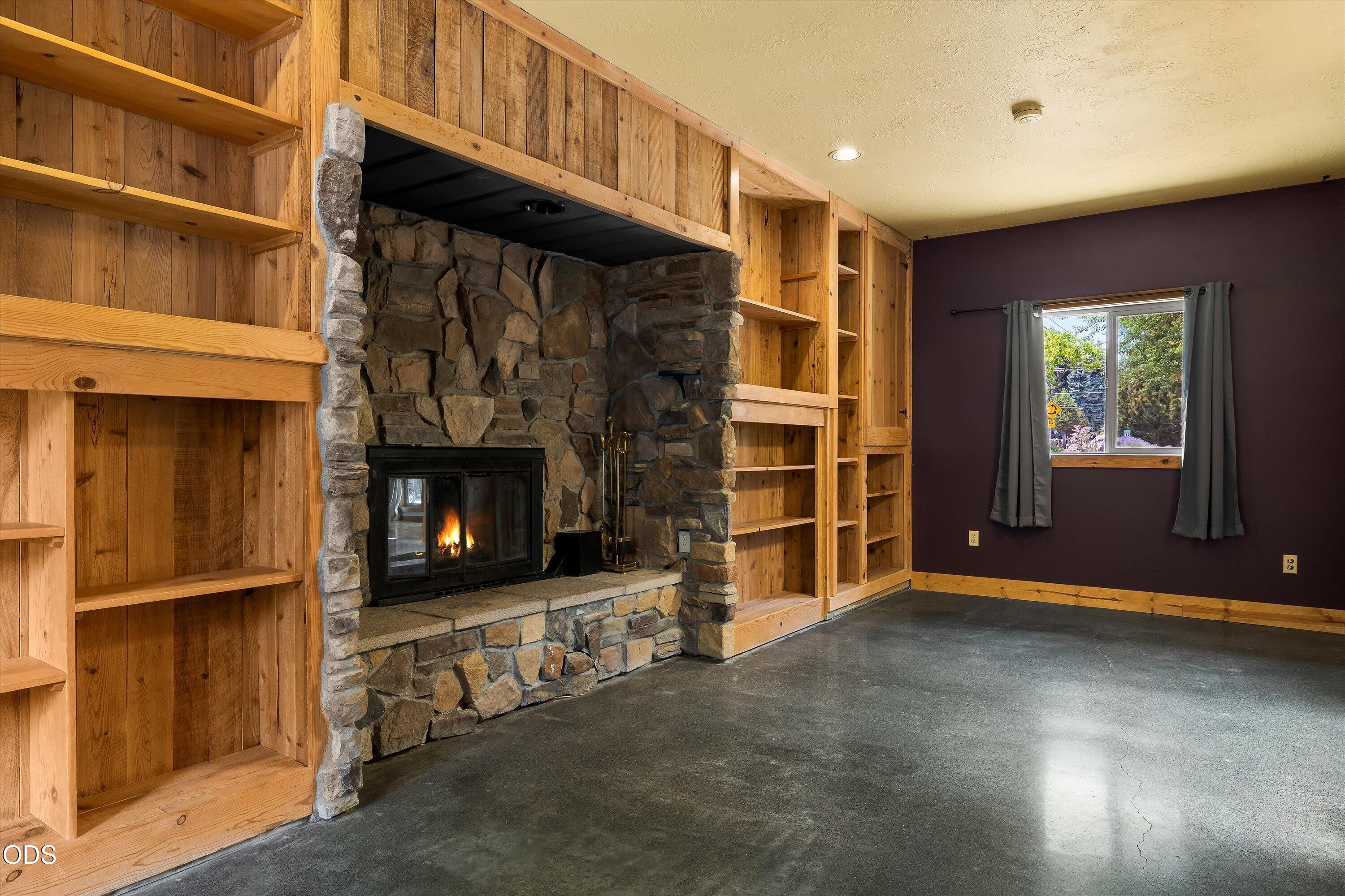 606 Northeast 9th Street Bend, OR 97701 - Photo 15 of 37
