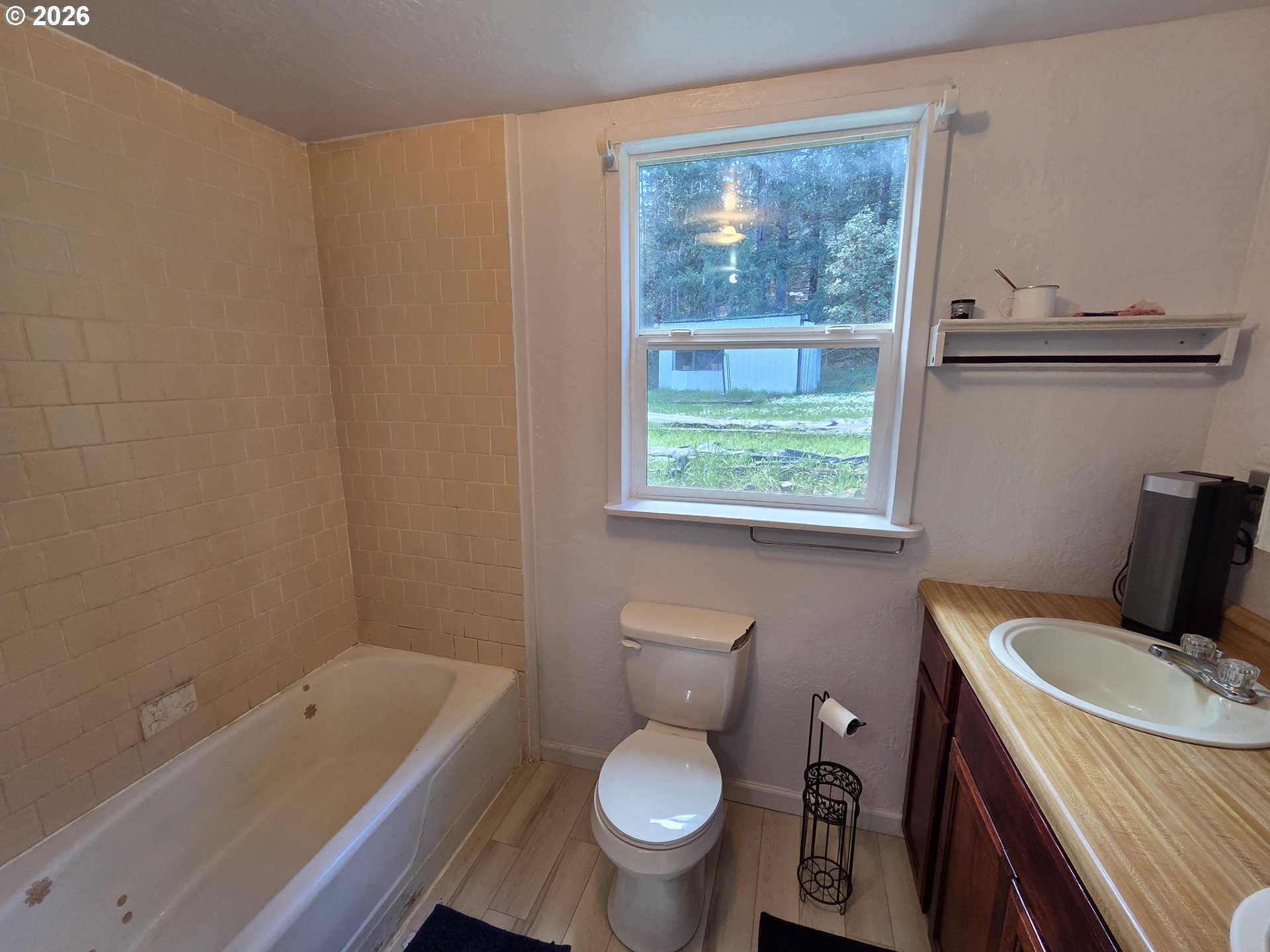 195 Section Creek Road Glendale, OR 97442 - Photo 15 of 32