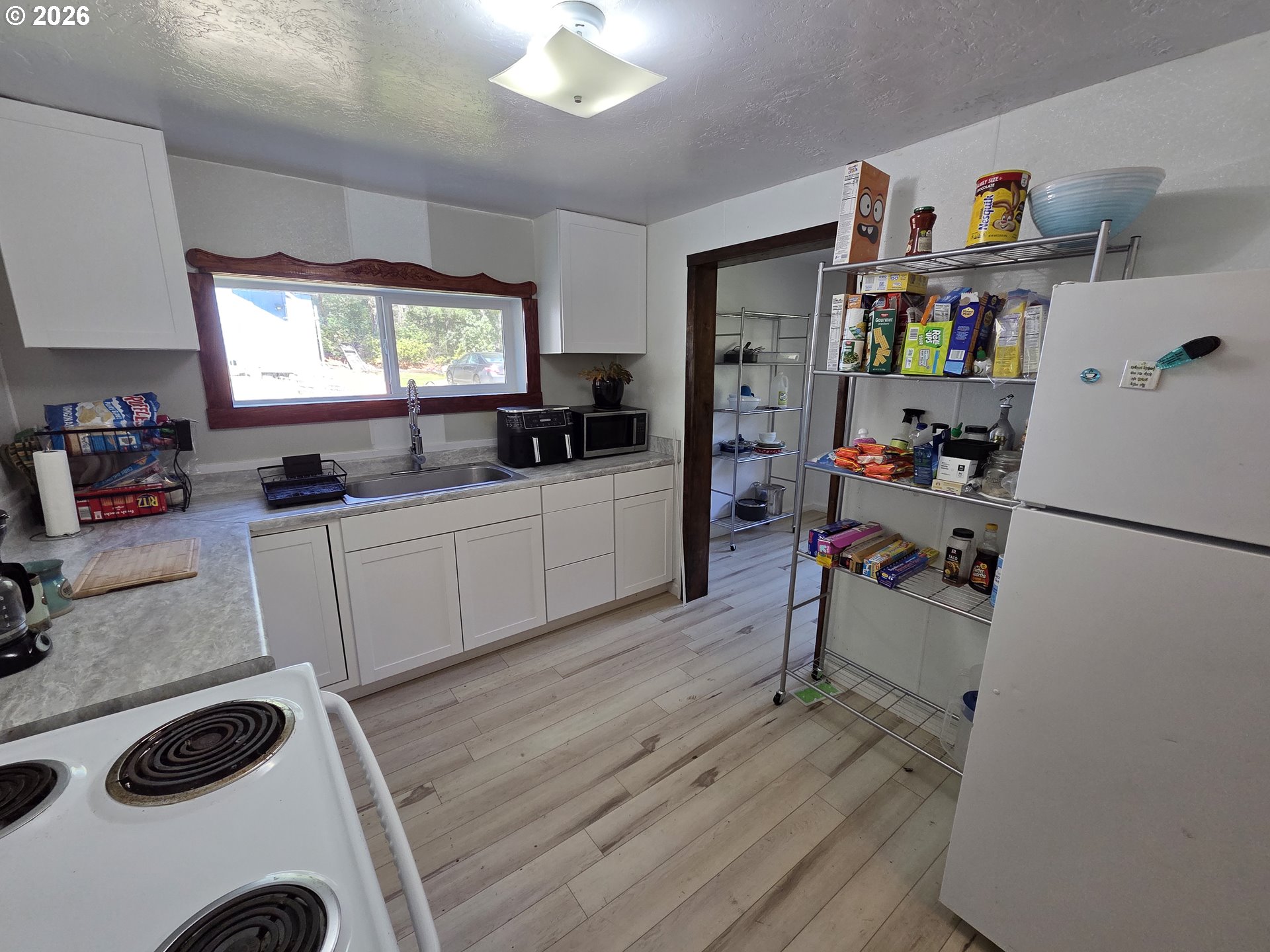 195 Section Creek Road Glendale, OR 97442 - Photo 4 of 32