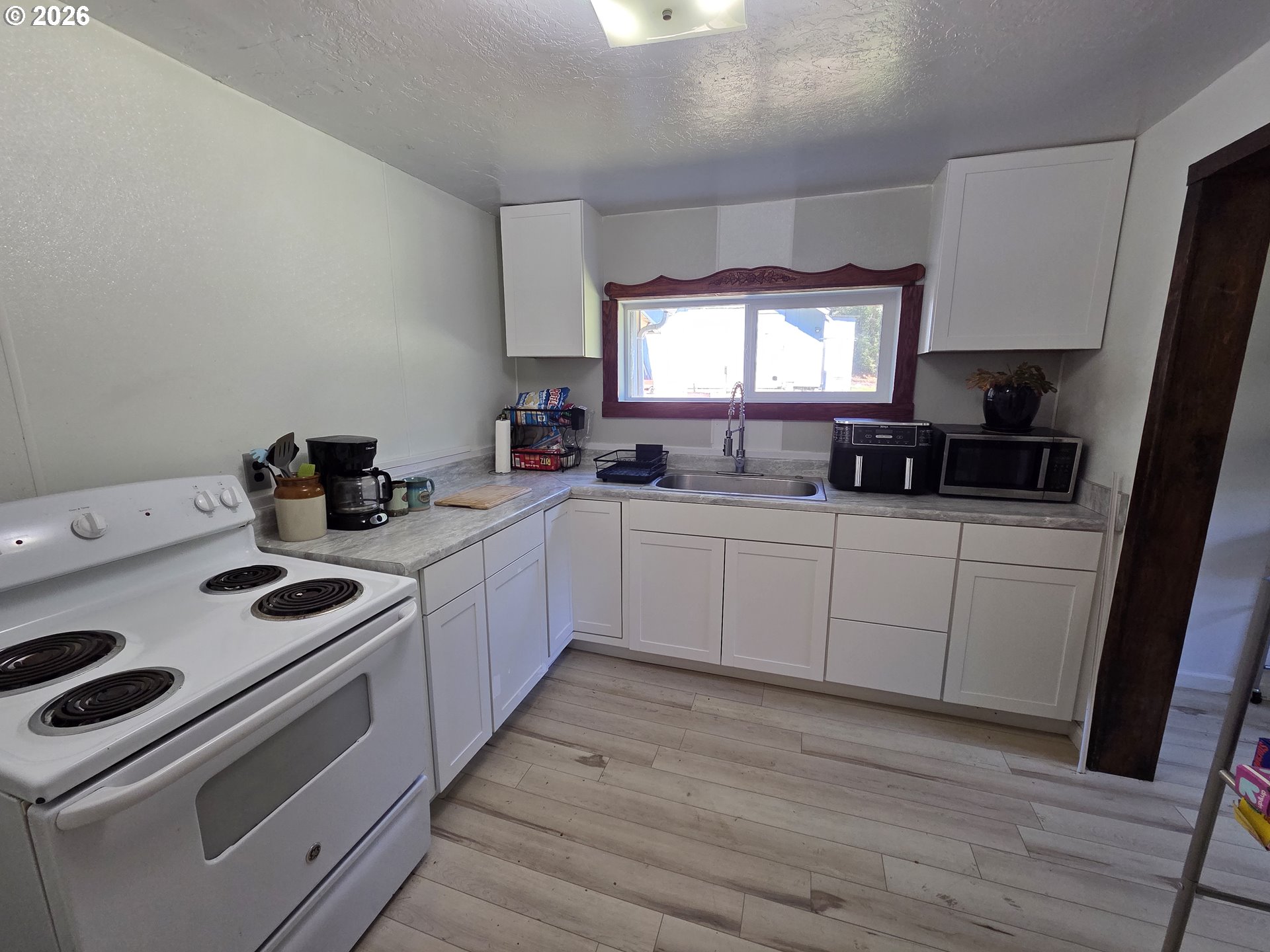 195 Section Creek Road Glendale, OR 97442 - Photo 5 of 32