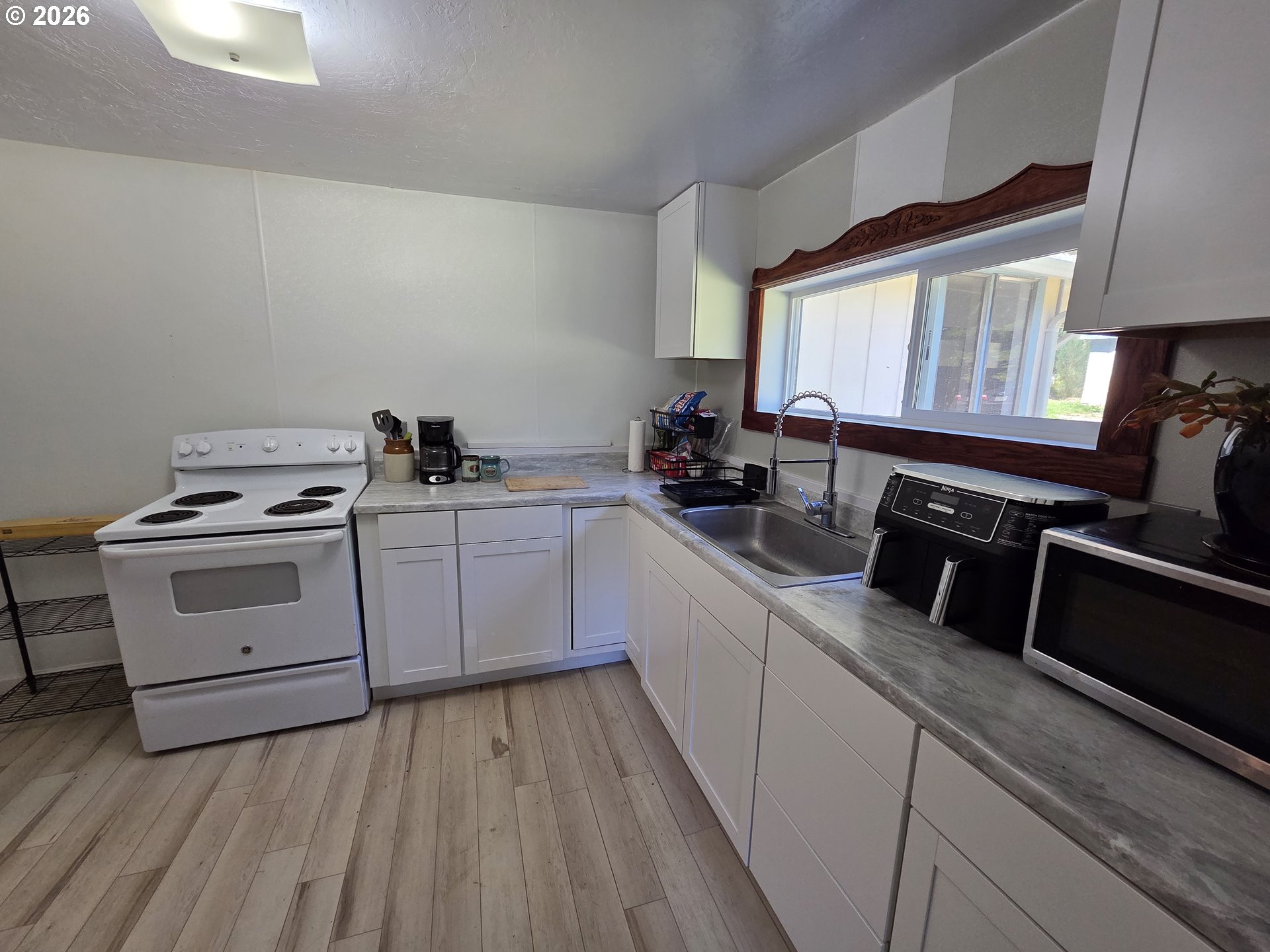 195 Section Creek Road Glendale, OR 97442 - Photo 6 of 32