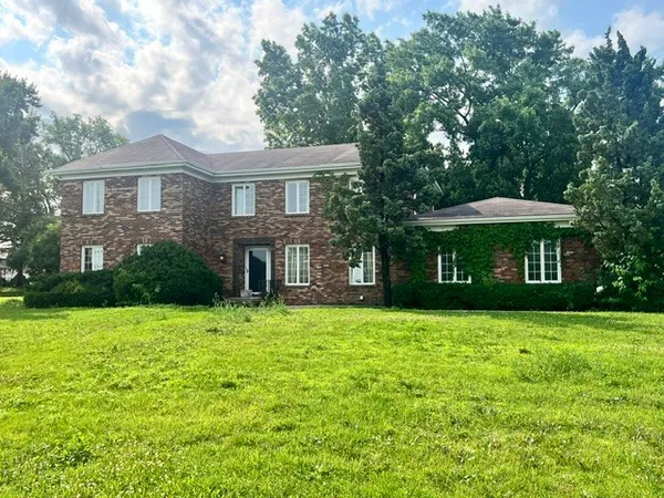 $4,200 | 12 Kingston Drive, Oak Brook, IL 60523