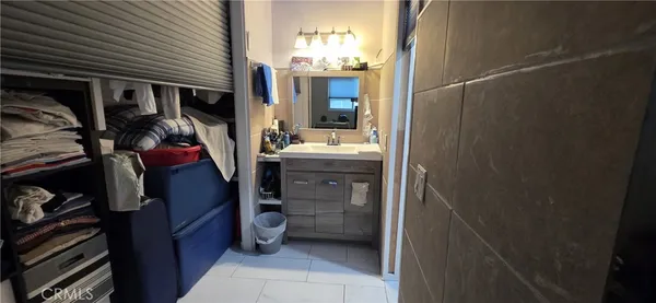 a view of walk in closet