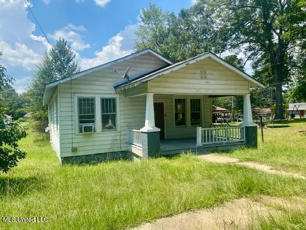$58,500 | 133 North Live Oak Street, McComb, MS 39648