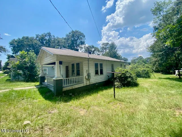 $58,500 | 133 North Live Oak Street, McComb, MS 39648