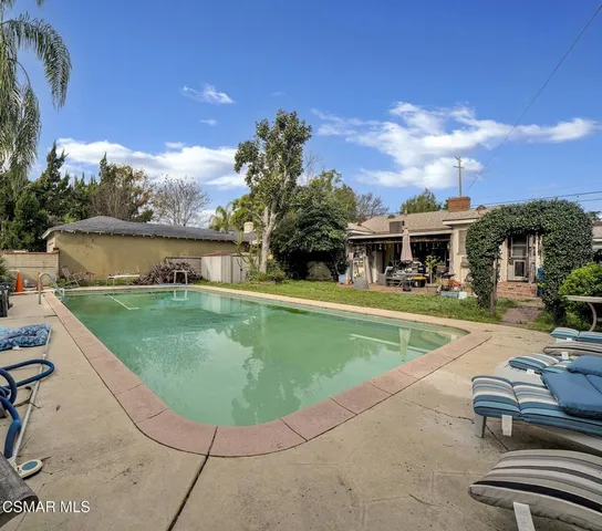 $899,000 | 13422 Oxnard Street, Valley Glen, CA 91401