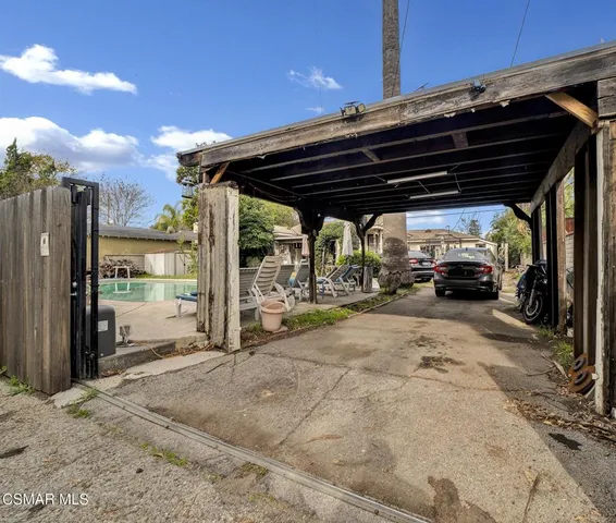 $899,000 | 13422 Oxnard Street, Valley Glen, CA 91401