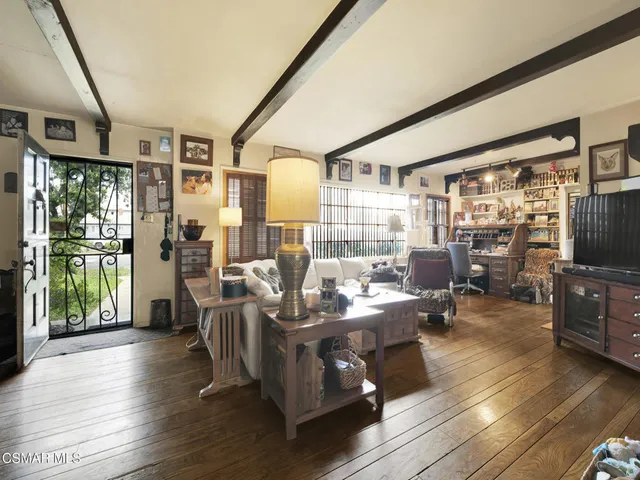 $899,000 | 13422 Oxnard Street, Valley Glen, CA 91401