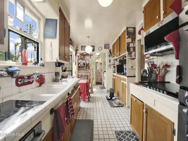 $899,000 | 13422 Oxnard Street, Valley Glen, CA 91401