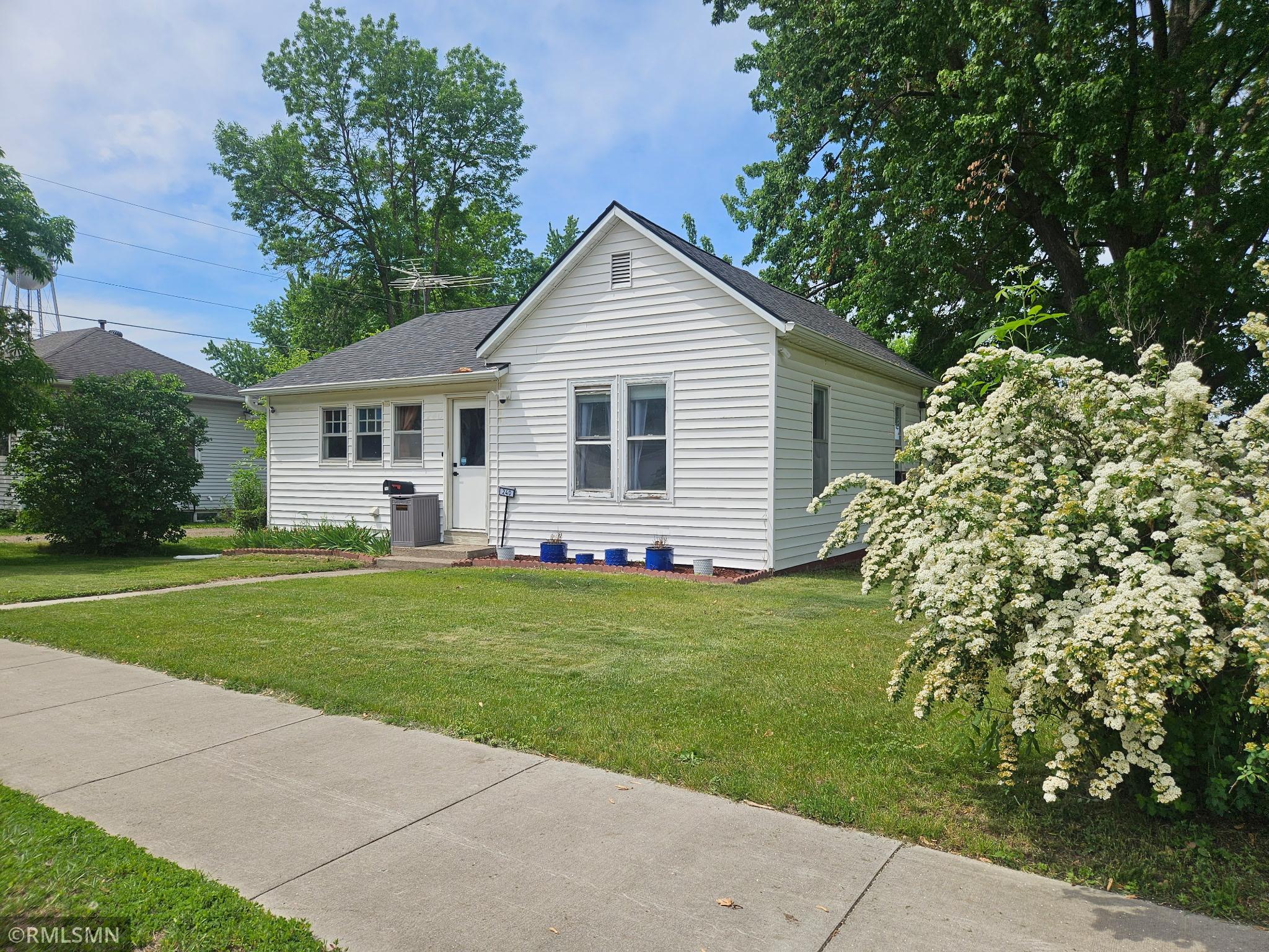 240 2nd Street Southeast Milaca, MN 56353 - Photo 3 of 15