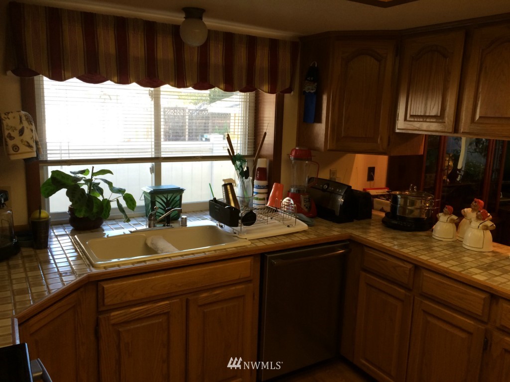 19002 104th Place Southeast Renton, WA 98055 - Photo 11 of 23