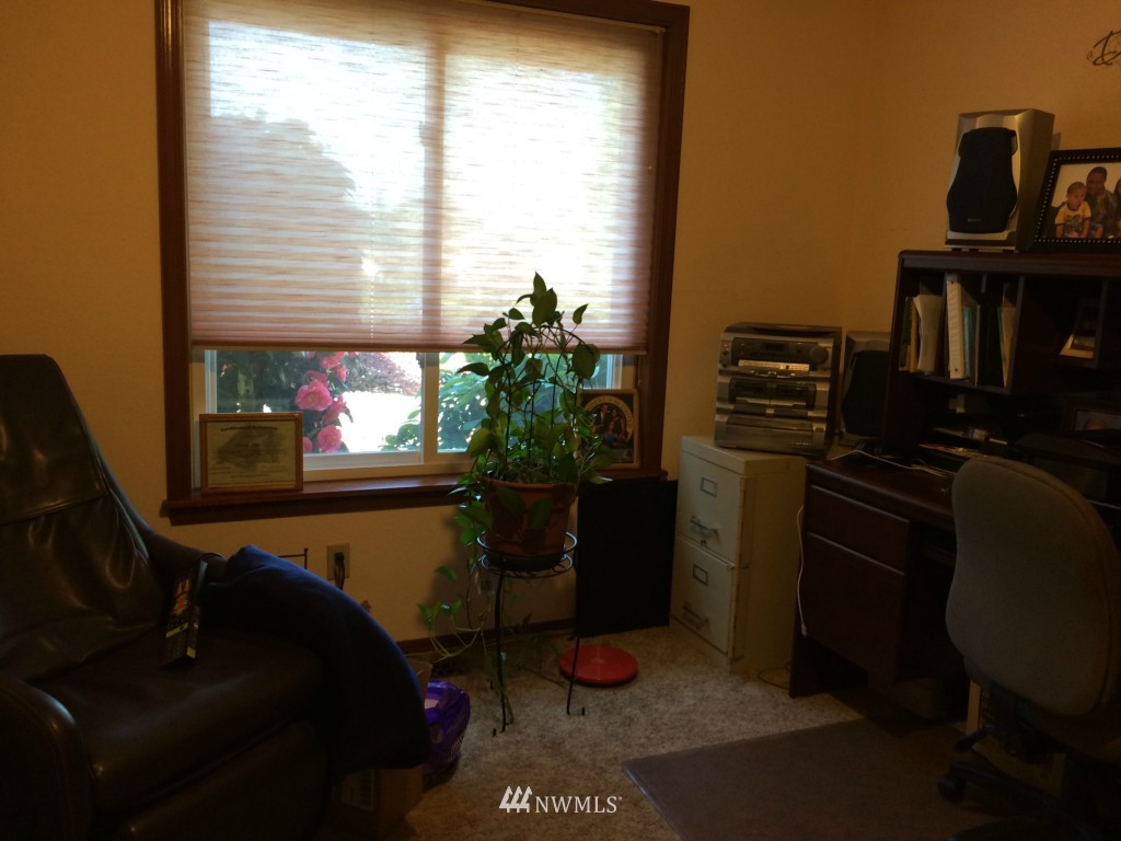 19002 104th Place Southeast Renton, WA 98055 - Photo 13 of 23